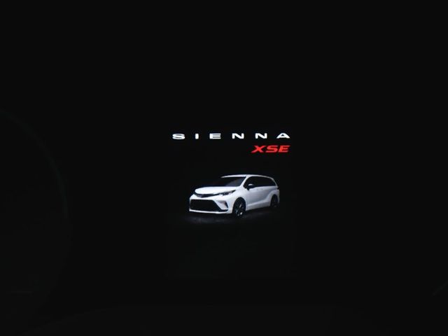 2024 Toyota Sienna XSE - 23003069 - 19