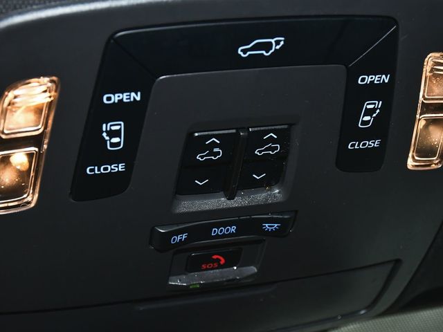 2024 Toyota Sienna XSE - 23003069 - 32