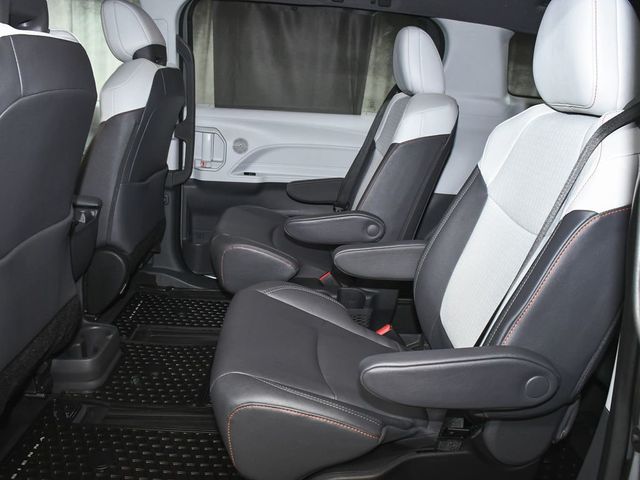 2024 Toyota Sienna XSE - 23003069 - 41