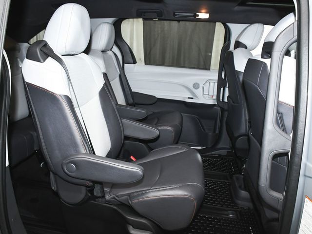2024 Toyota Sienna XSE - 23003069 - 43