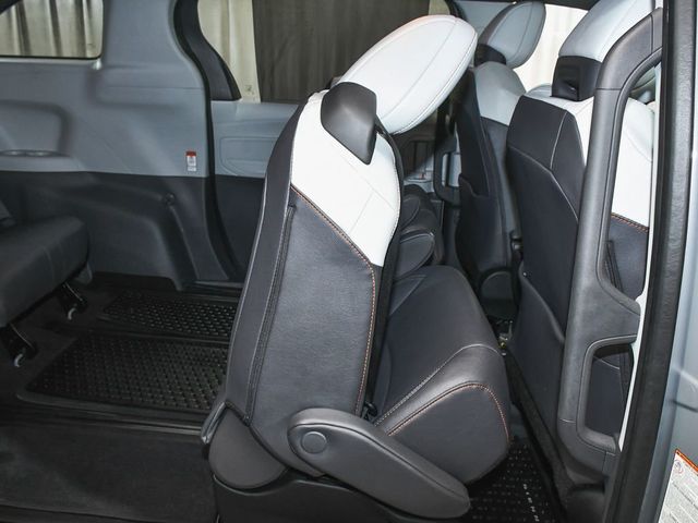 2024 Toyota Sienna XSE - 23003069 - 49
