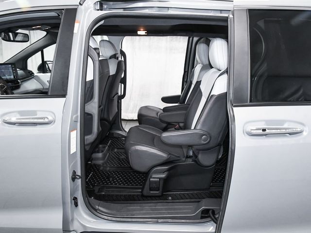 2024 Toyota Sienna XSE - 23003069 - 61