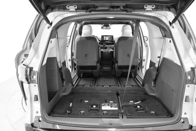 2024 Toyota Sienna XSE - 23077075 - 42