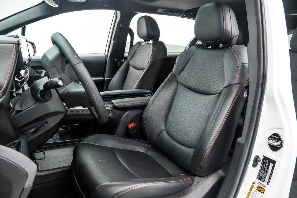 Toyota Sienna photo 15
