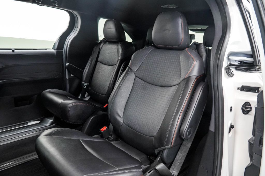 Toyota Sienna photo 17
