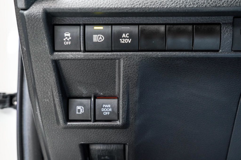 Toyota Sienna photo 39