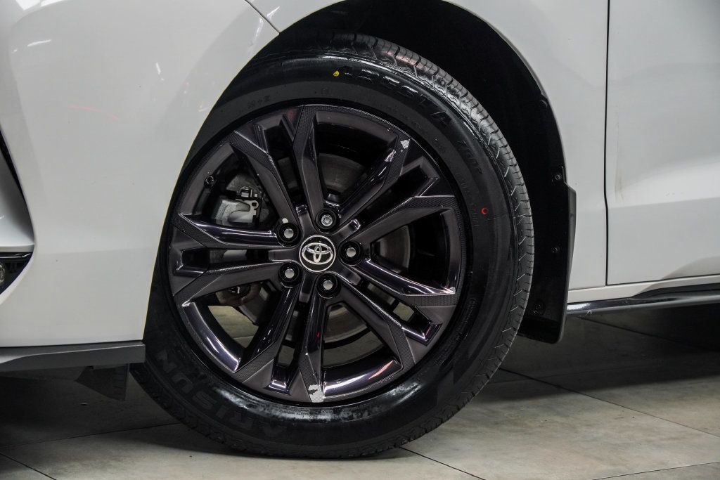 Toyota Sienna photo 4