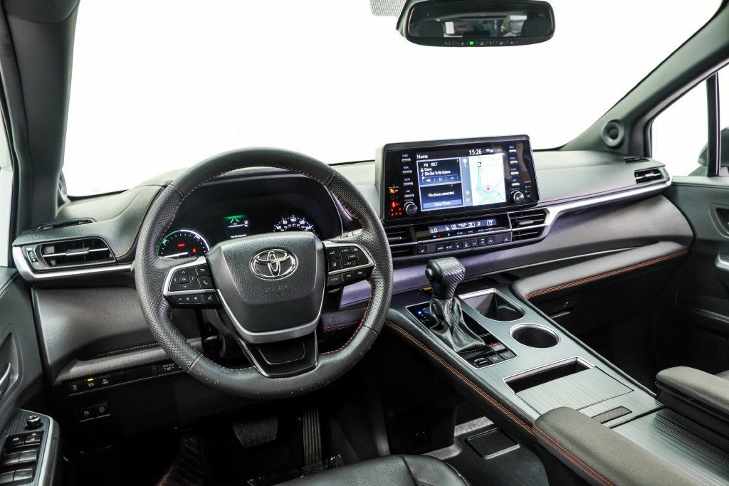 Toyota Sienna photo 5