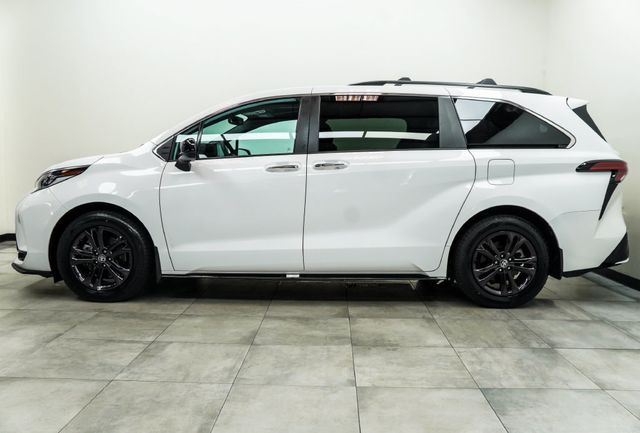2024 Toyota Sienna XSE AWD 7-Passenger - 23084250 - 7