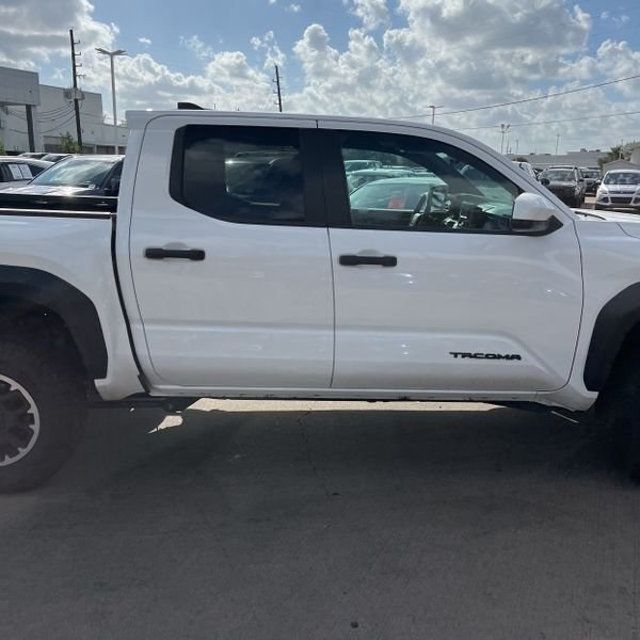 2024 Toyota Tacoma TRD Off-Road - 22654601 - 17