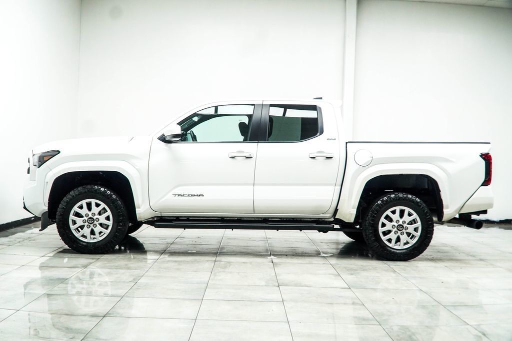 Toyota Tacoma photo 10