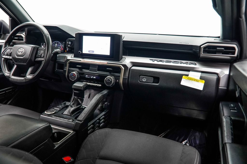 Toyota Tacoma photo 19