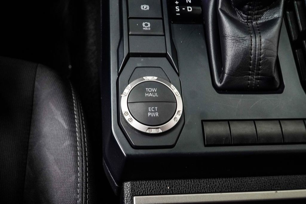 Toyota Tacoma photo 21