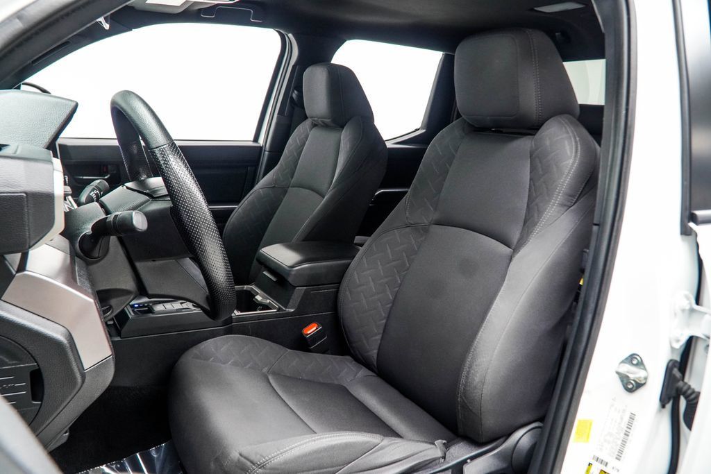 Toyota Tacoma photo 35