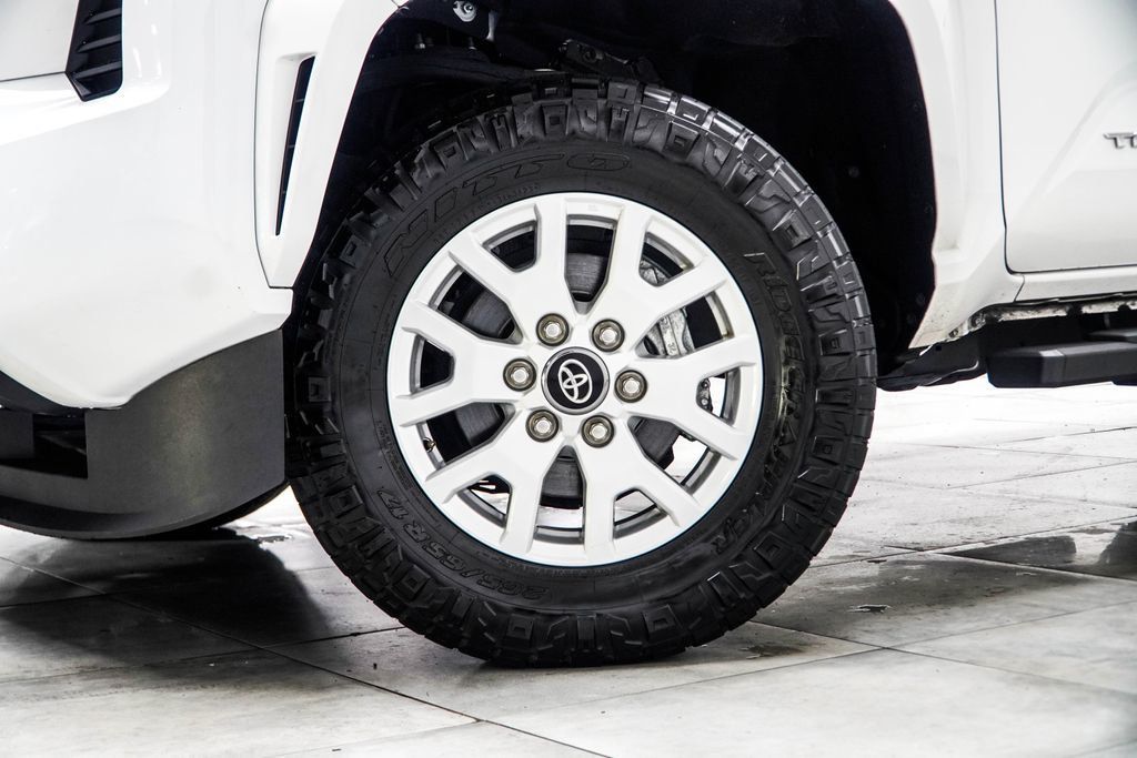 Toyota Tacoma photo 6