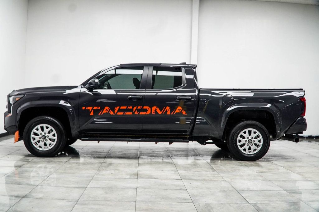 Toyota Tacoma photo 10