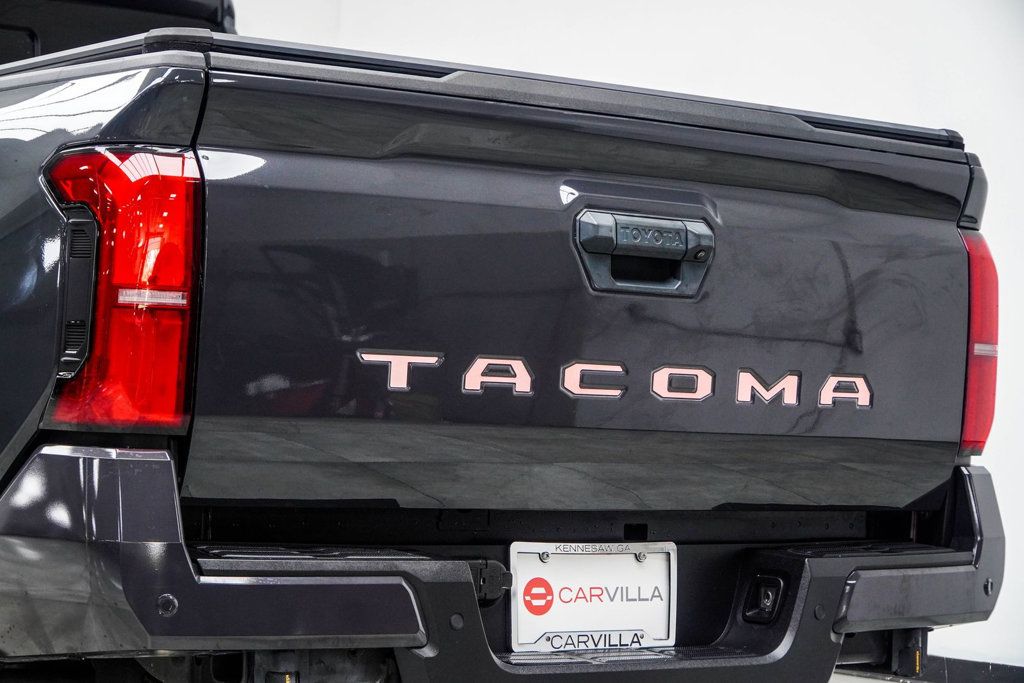 Toyota Tacoma photo 14