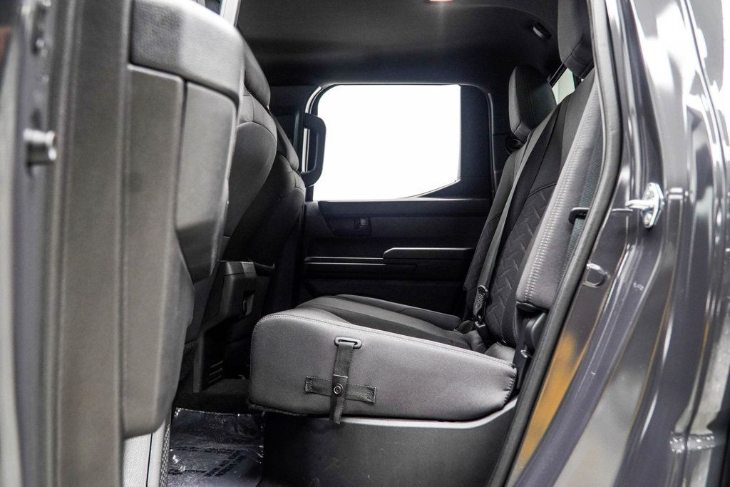 Toyota Tacoma photo 38