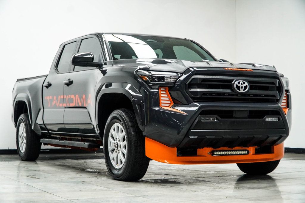 Toyota Tacoma photo 4