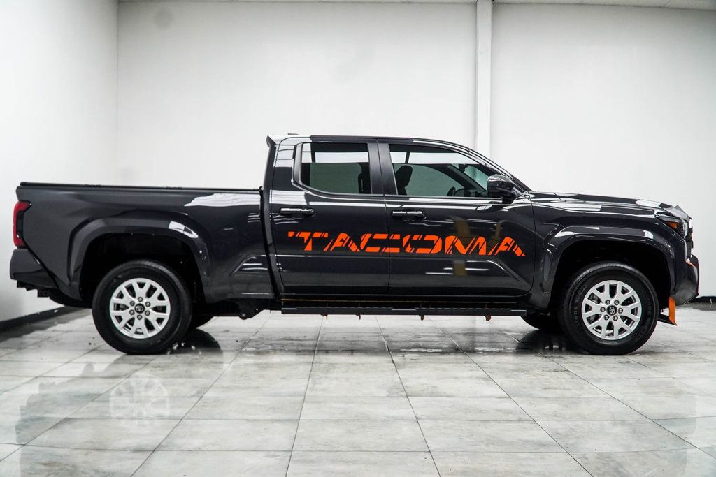 Toyota Tacoma photo 7