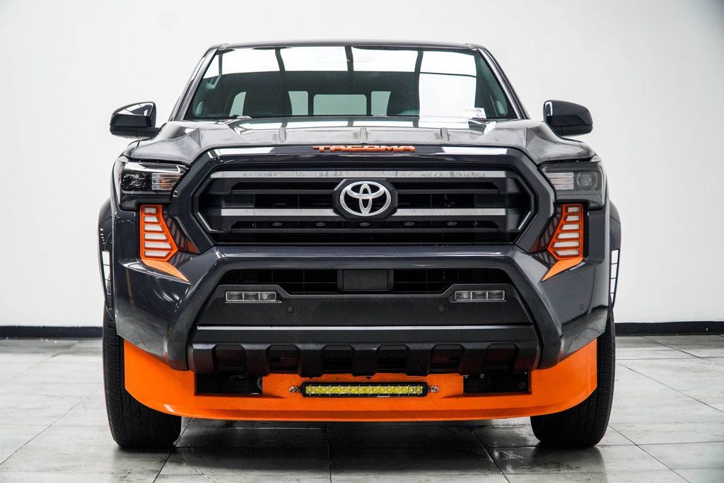 Toyota Tacoma photo 8