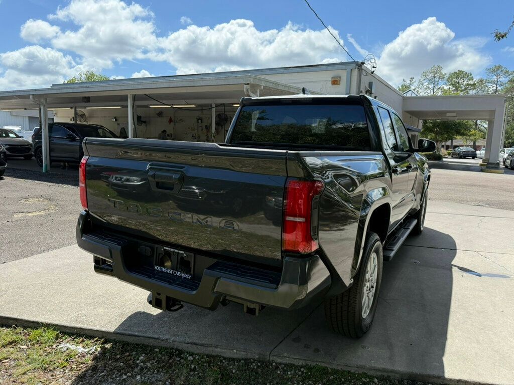 2024 Toyota Tacoma SR5 Double Cab photo 9