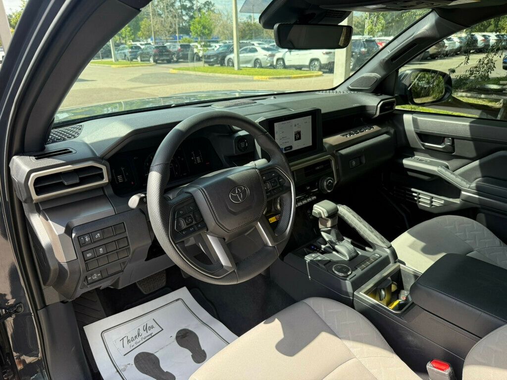 2024 Toyota Tacoma SR5 Double Cab photo 3