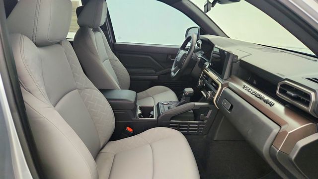 2024 Toyota Tacoma 2WD SR5 Double Cab 5' Bed Automatic w/ Black Oval Tube Steps - 22994112 - 22