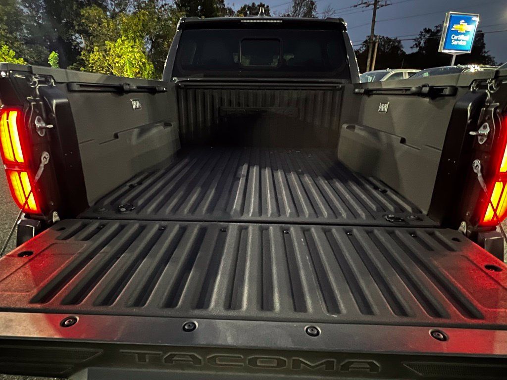 2024 Toyota Tacoma 4WD SR5 Double Cab 5' Bed Automatic - 23096006 - 10