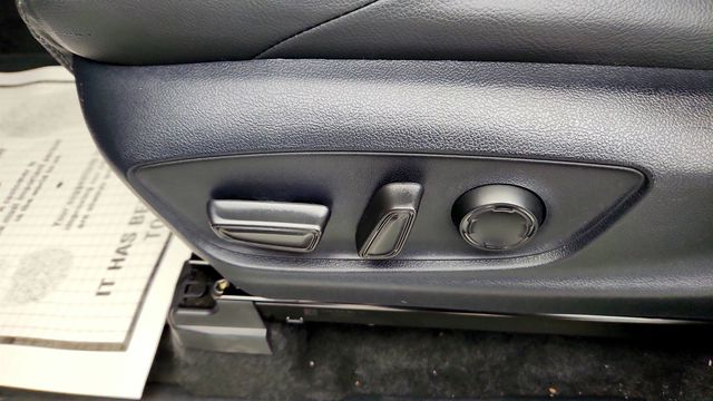 2024 Toyota Tacoma 4WD TRD Off Road Double Cab 5' Bed Automatic w/ Premium Pkg & SDM - 23033252 - 11