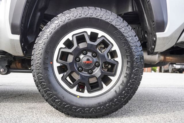 2024 Toyota Tacoma 4WD TRD Off Road Double Cab 5' Bed MT - 23007620 - 10