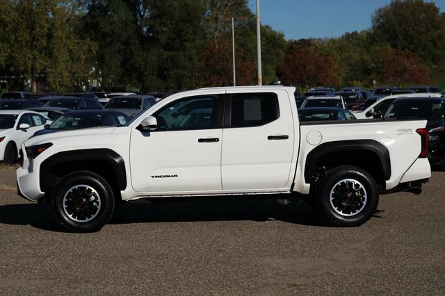 2024 Toyota Tacoma 4WD TRD OFF ROAD DOUBLE CAB W/ UPGRADED AUDIO/ 14" TOUCHSCREEN - 22922253 - 17