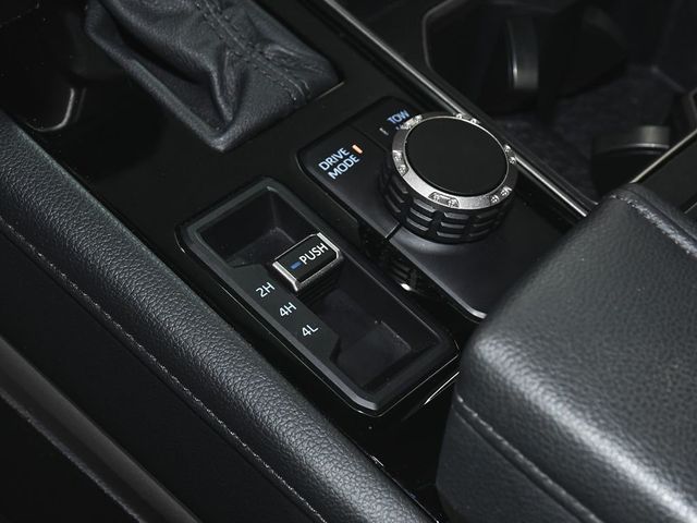 2024 Toyota Tundra Limited - 22992386 - 40