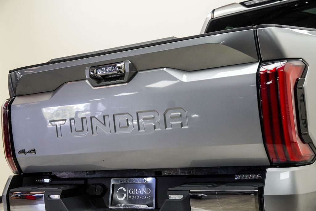 Toyota Tundra photo 13