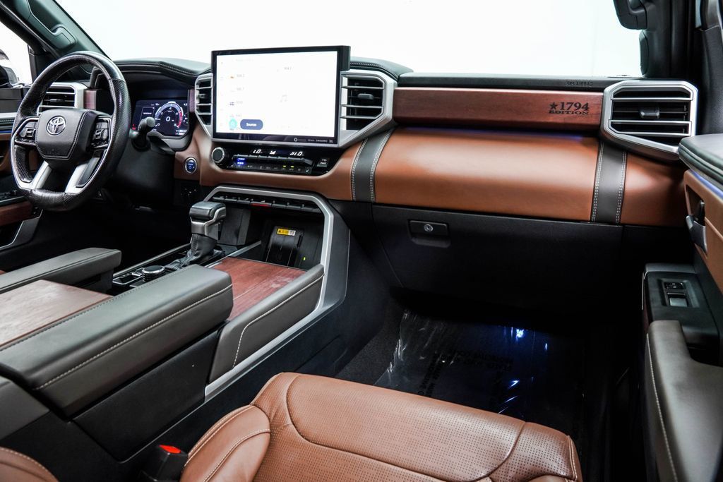 Toyota Tundra photo 22