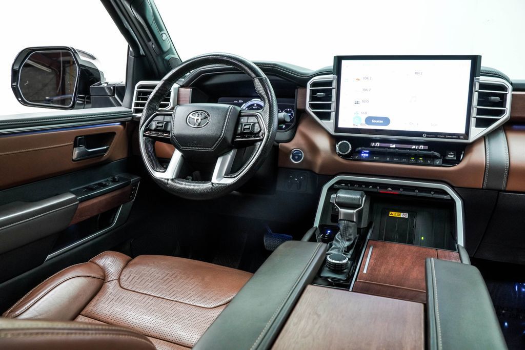 Toyota Tundra photo 24