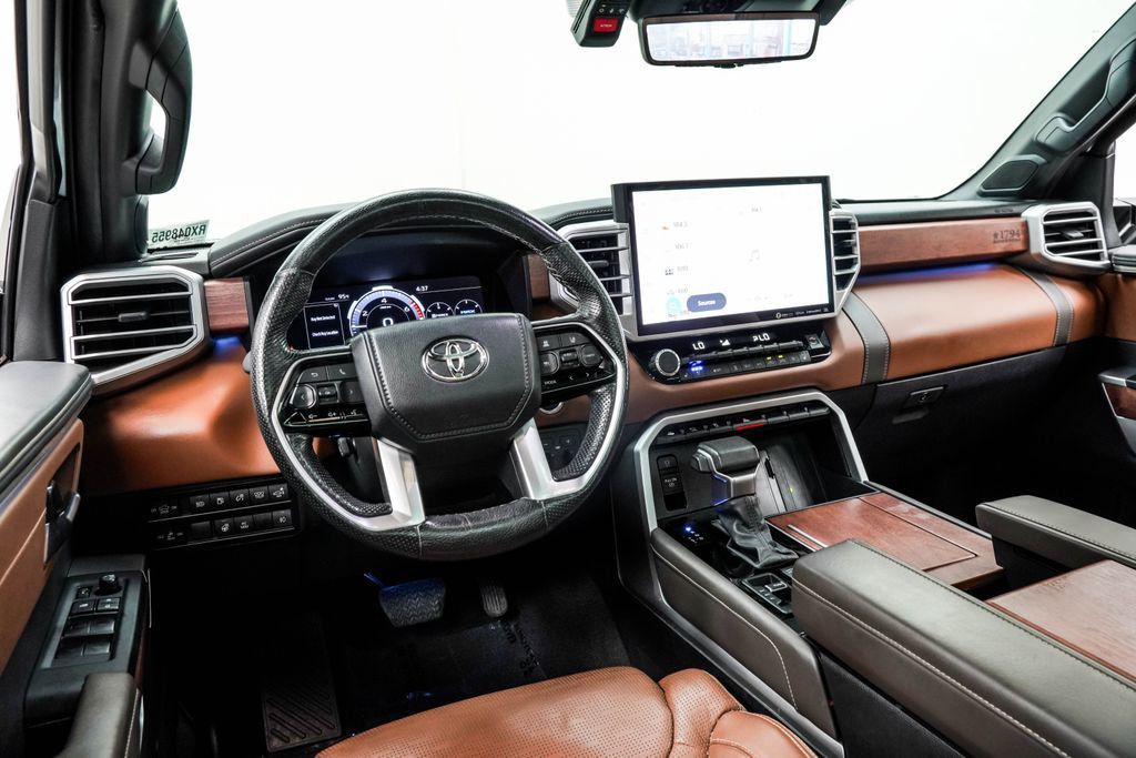Toyota Tundra photo 3