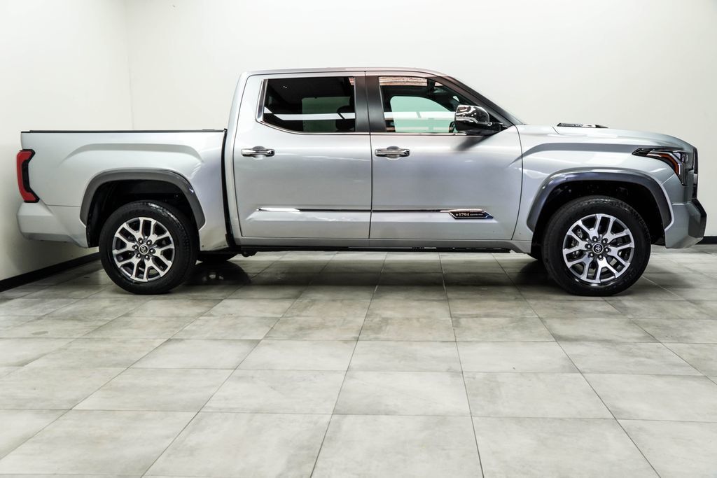 Toyota Tundra photo 6