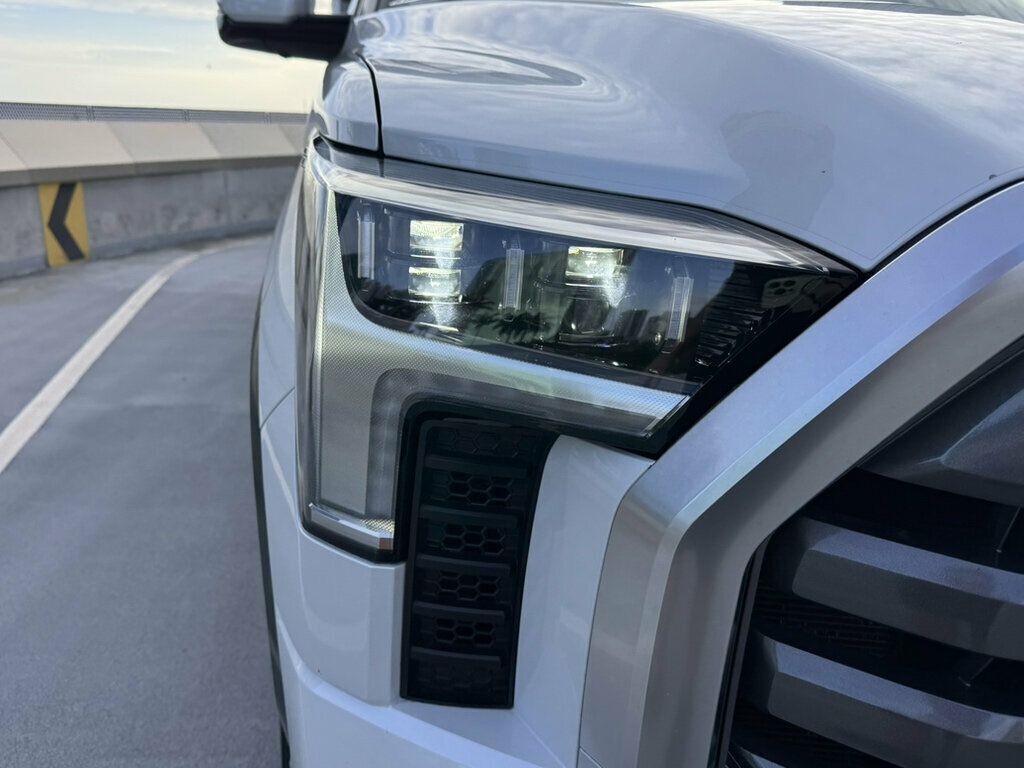Toyota Tundra photo 13
