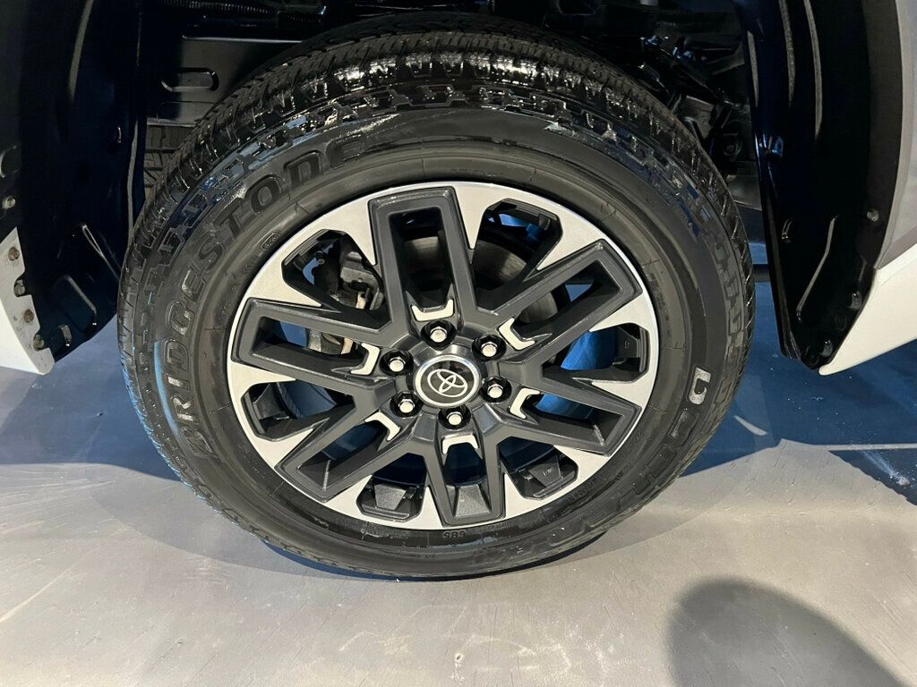 2024 Toyota Tundra 4WD Limited/4x4/PanoRoof/JBL PremAudio/Htd&CldSeats/HtdSteerWheel - 22942304 - 11