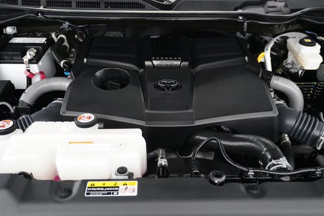 2024 Toyota Tundra 4WD Limited CrewMax 5.5' Bed - 22910445 - 32