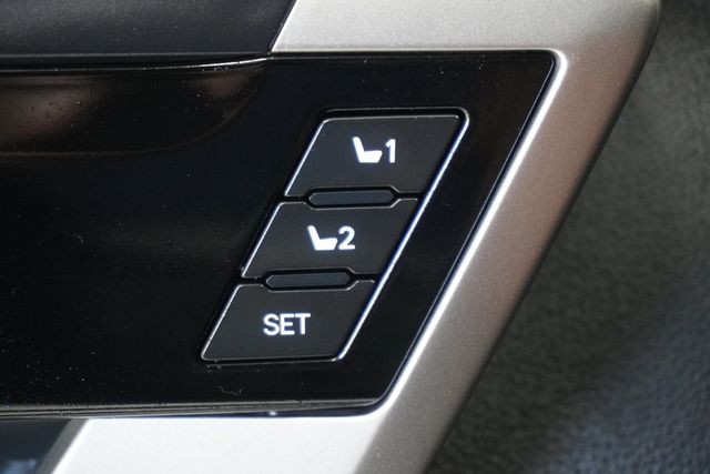 2024 Toyota Tundra 4WD Limited Hybrid CrewMax 5.5' Bed - 22939494 - 16