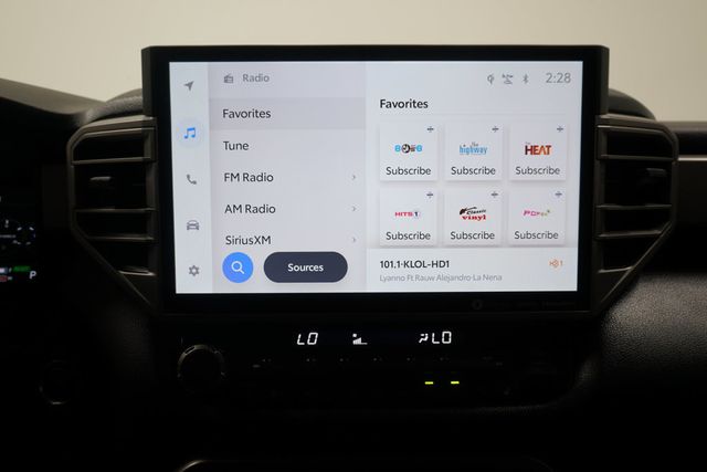 2024 Toyota Tundra 4WD Limited Hybrid CrewMax 5.5' Bed - 22939494 - 21