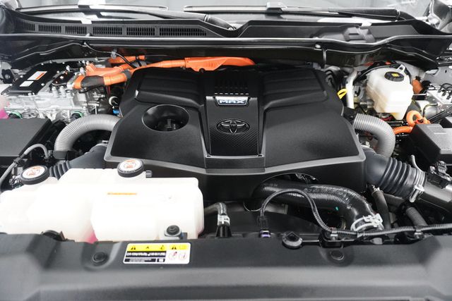 2024 Toyota Tundra 4WD Limited Hybrid CrewMax 5.5' Bed - 22939494 - 32