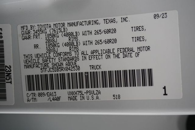 2024 Toyota Tundra 4WD Limited Hybrid CrewMax 5.5' Bed - 22939494 - 33