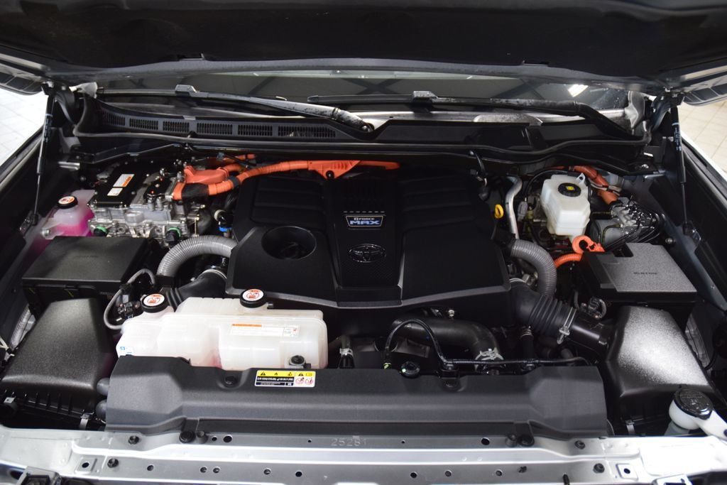 2024 Toyota Tundra 4WD Limited Hybrid CrewMax 5.5' Bed - 23029367 - 30