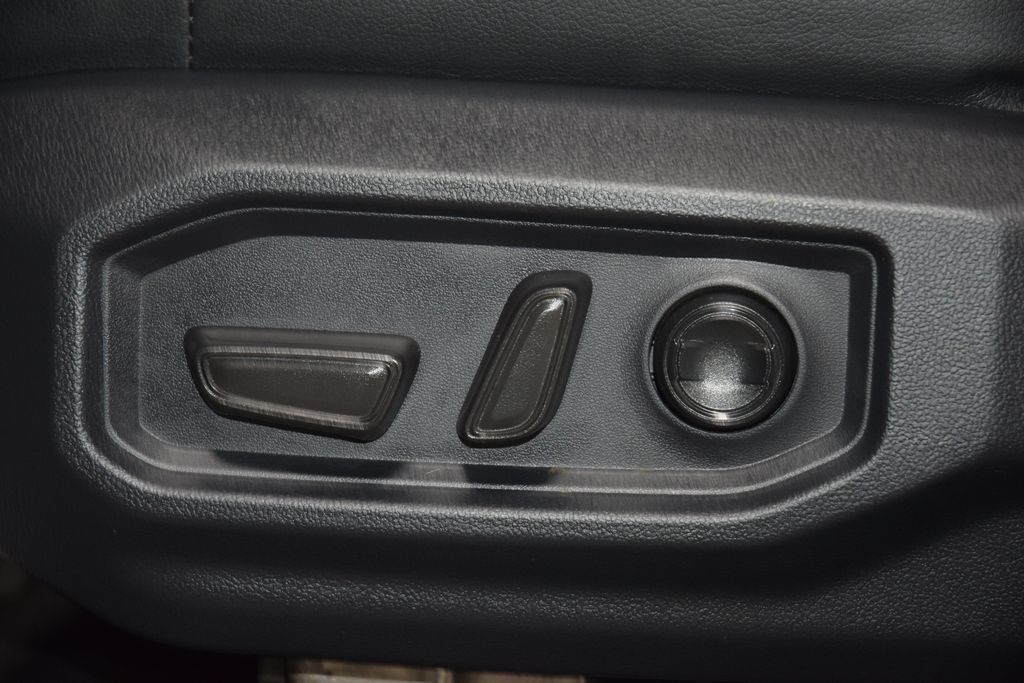 2024 Toyota Tundra 4WD Limited Hybrid CrewMax 5.5' Bed - 23029367 - 41