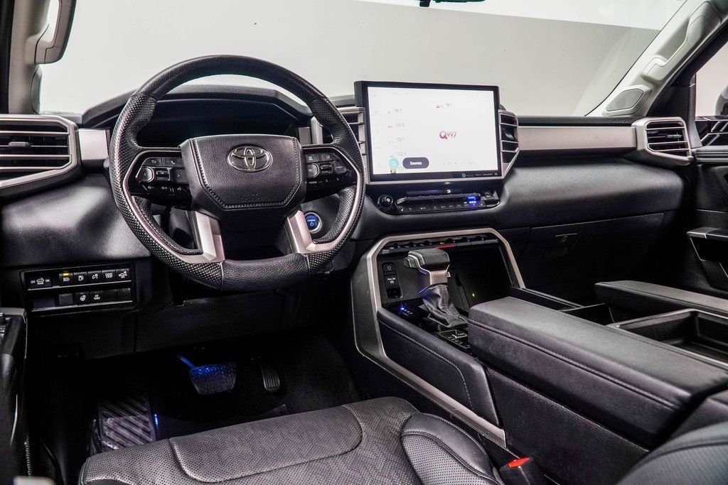 Toyota Tundra photo 14