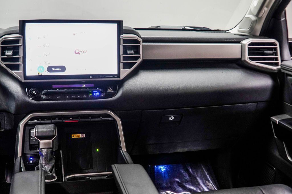Toyota Tundra photo 16