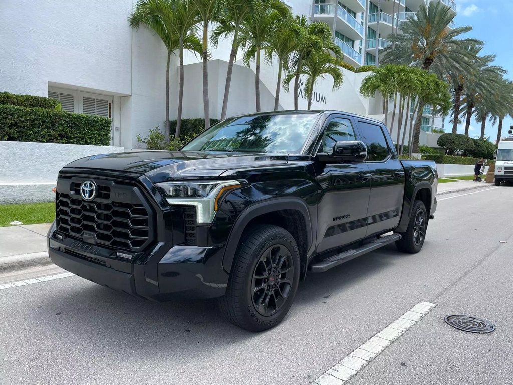 2024 Toyota Tundra 4WD Limited Pickup 4D 5 1/2 ft - 22462441 - 3